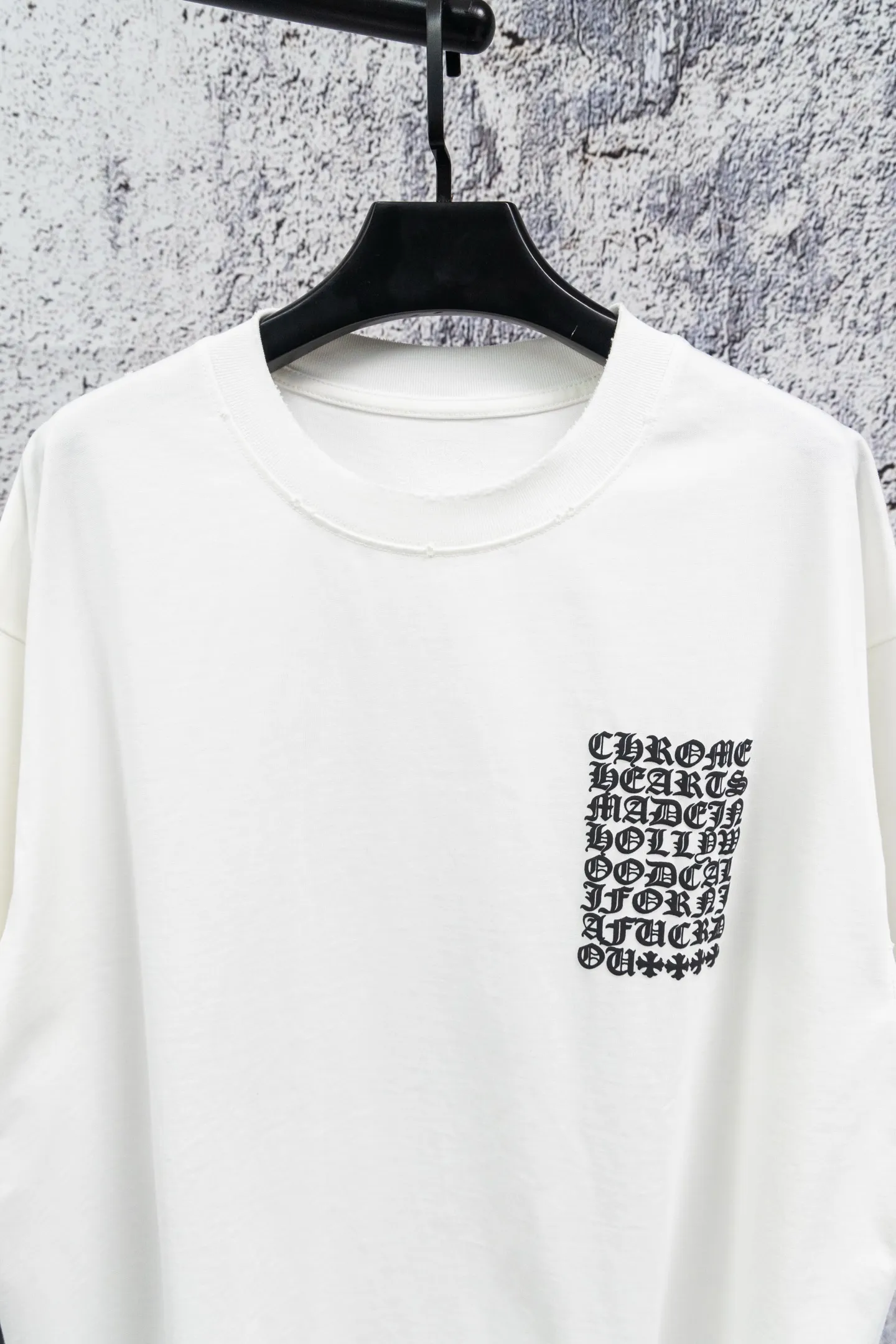 100 Chrome Hearts 26ss New Arrival logo T Quality ！ ， ； 、 、 Classic ， ， 。 ， Breathable ， Retro 。 ， 、 ， 、 、 hold ， ， 。 ：Black White Size：S—XL